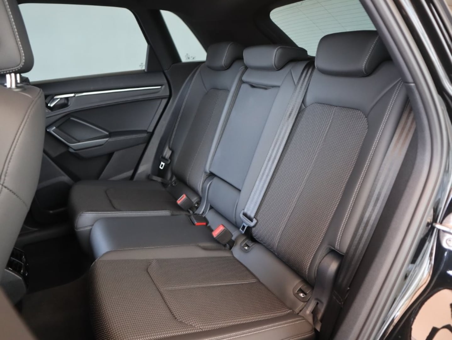 Audi Q3 35 TFSI S line 110(150) kW(PS) S tronic for more details contact your dealer