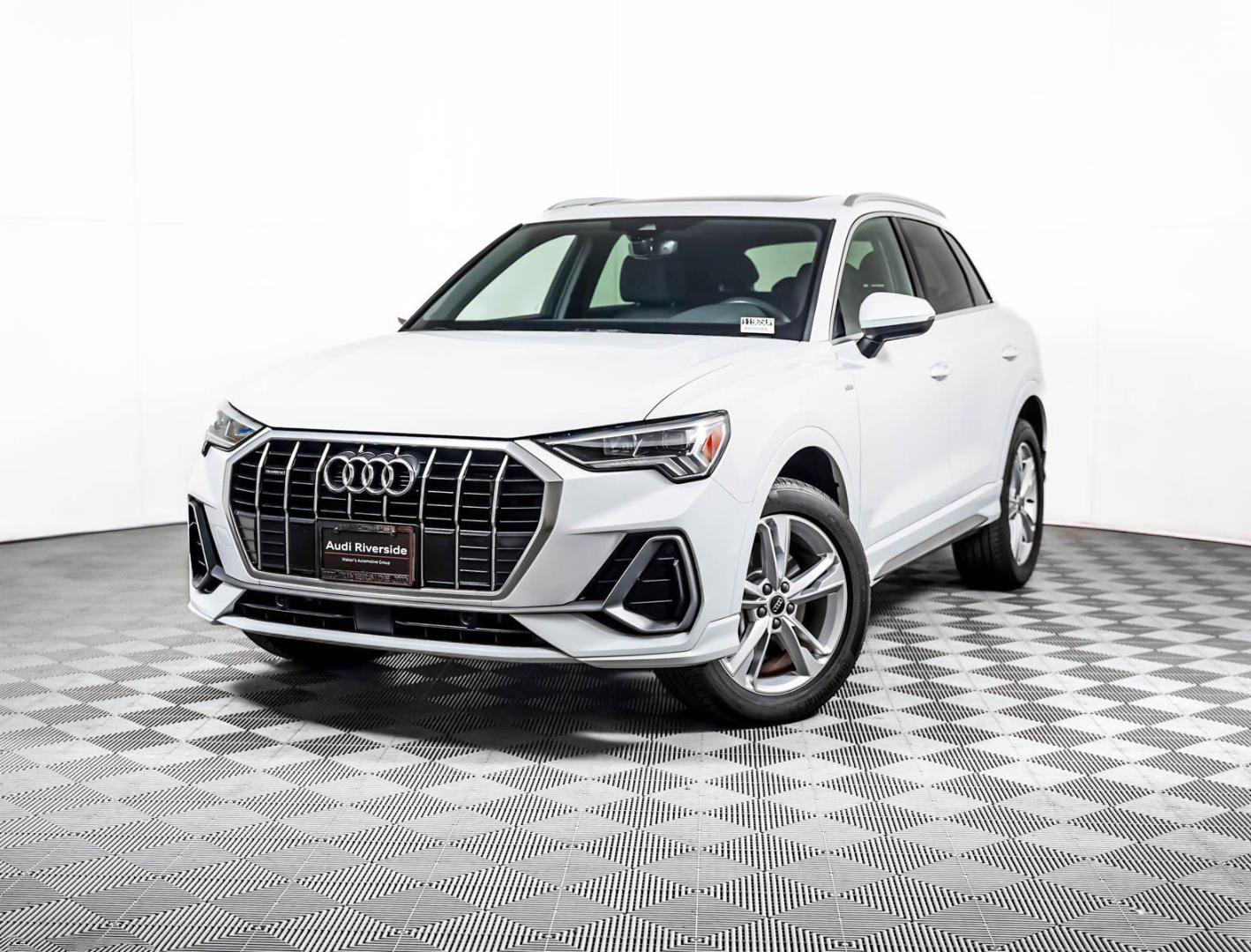 2023 Audi Q3 45 TFSI S Line Premium quattro's photo