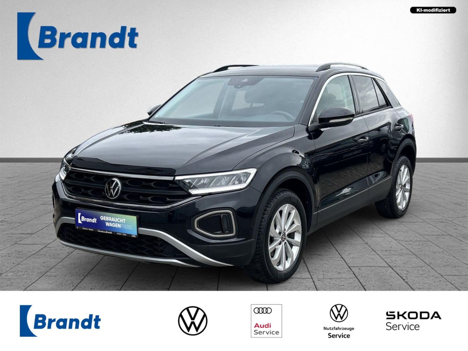 Volkswagen T-Roc 2023 — T-Roc 1.5 TSI Life DSG+LED+APP-CONNECT+ACC+GJR