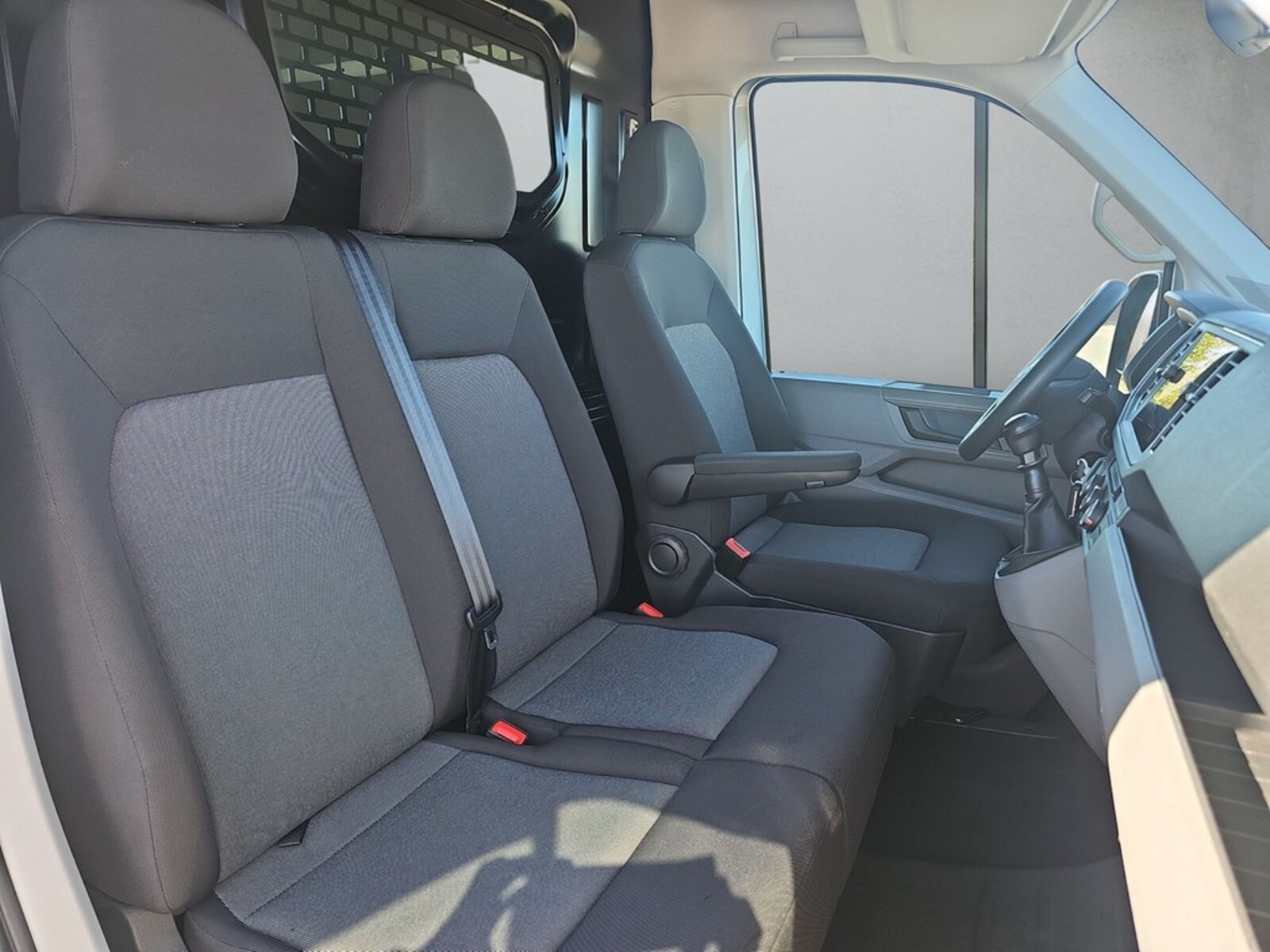 Volkswagen Crafter Kasten mittlerer Radstand – Bild 13