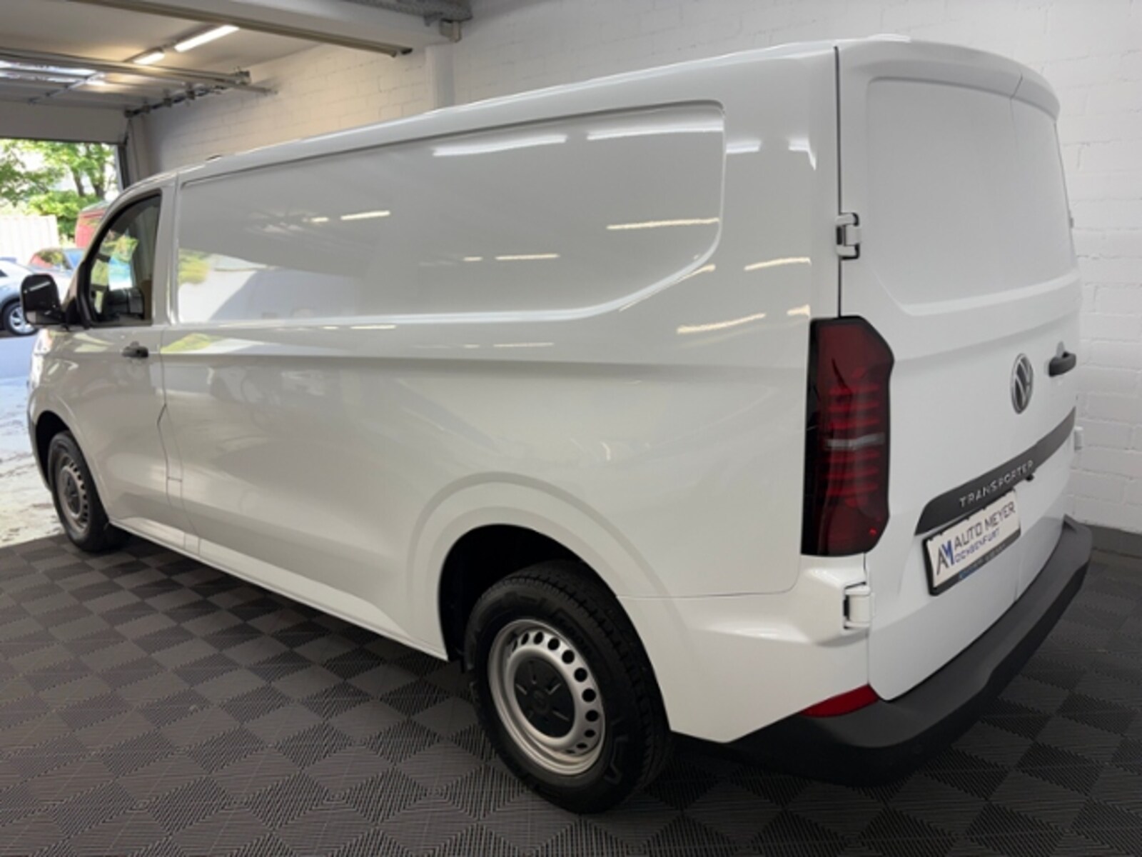 Volkswagen Transporter Kasten langer Radstand – Bild 6