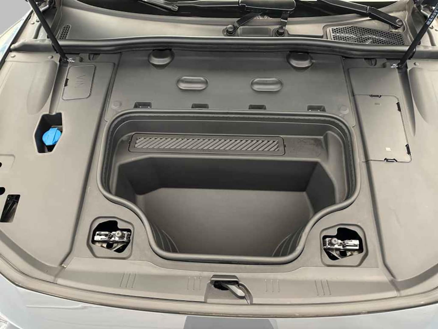 Bild über Audi A6 Avant e-tron e-tron quattro - für weitere Informationen kontaktieren Sie den Audi Partner