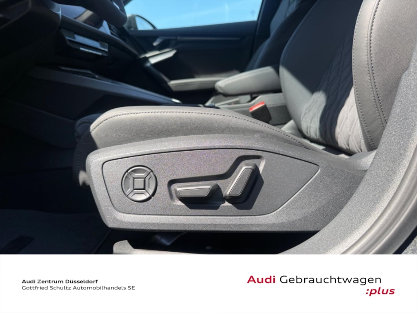 Bild über Audi RS 3 Sportback TFSI quattro 294 kW S tronic - für weitere Informationen kontaktieren Sie den Audi Partner