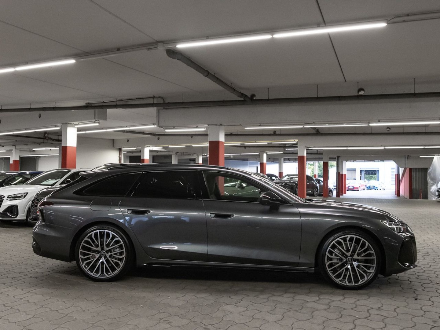 Bild über Audi A6 Avant e-hybrid e-hybrid quattro 220 kW S tronic - für weitere Informationen kontaktieren Sie den Audi Partner