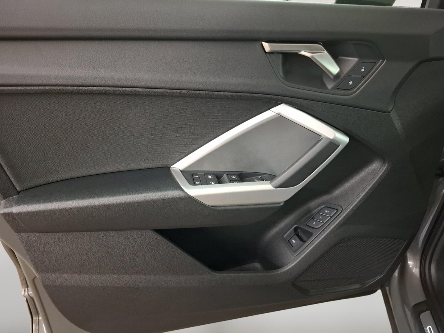 Bild über Audi Q3 TFSI quattro 140 kW S tronic - für weitere Informationen kontaktieren Sie den Audi Partner