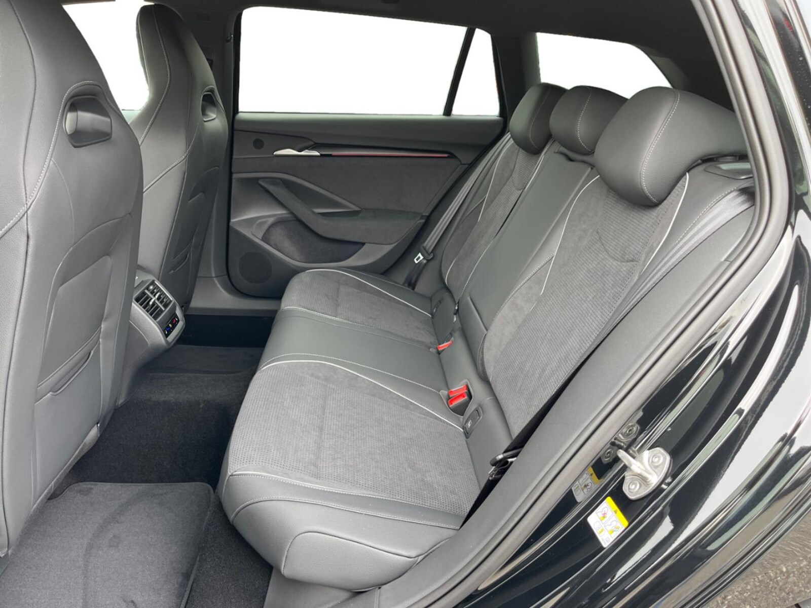 Škoda Superb Combi – Bild 12