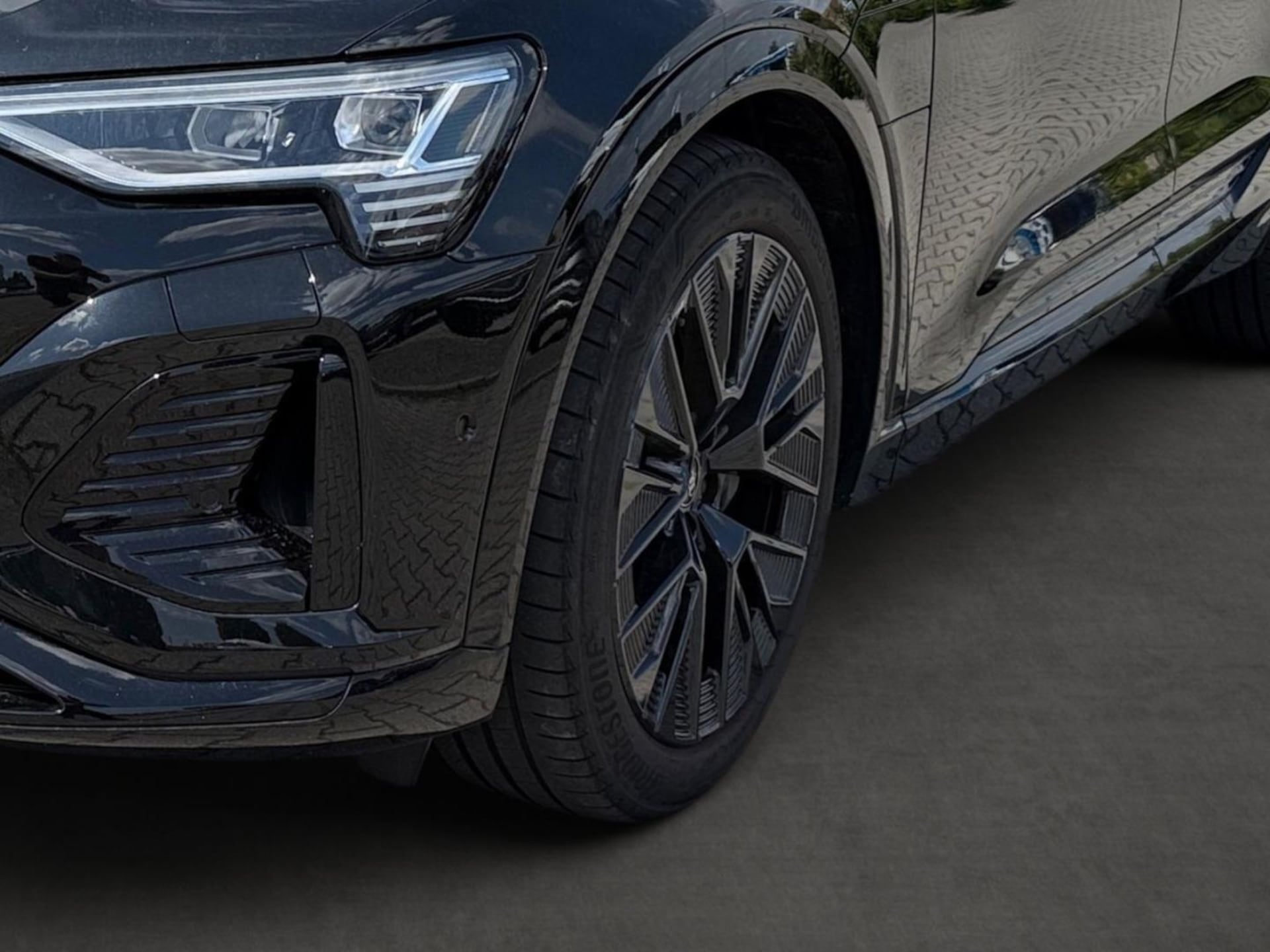 Audi Q8 e-tron S line