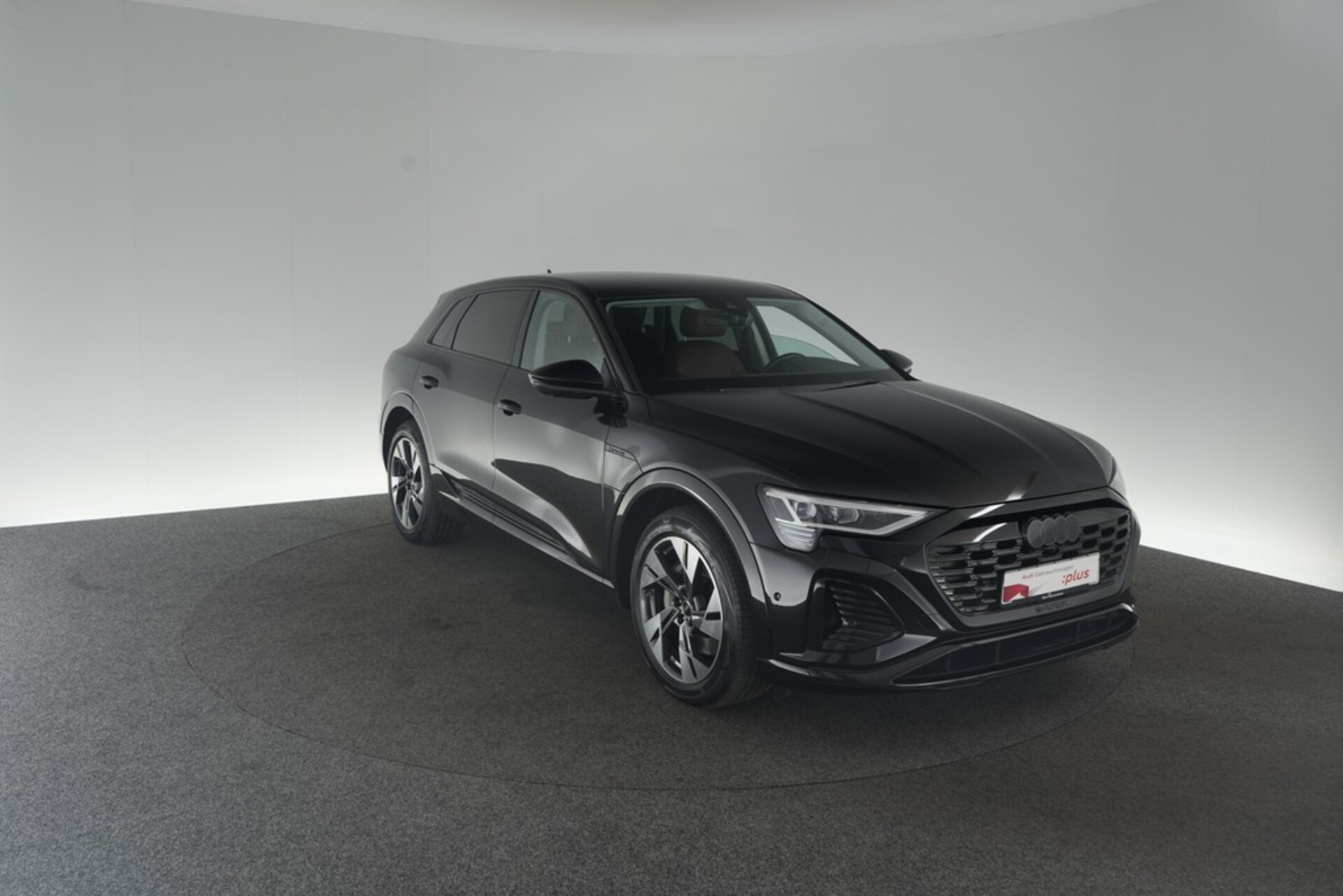 Audi Q8 e-tron S line