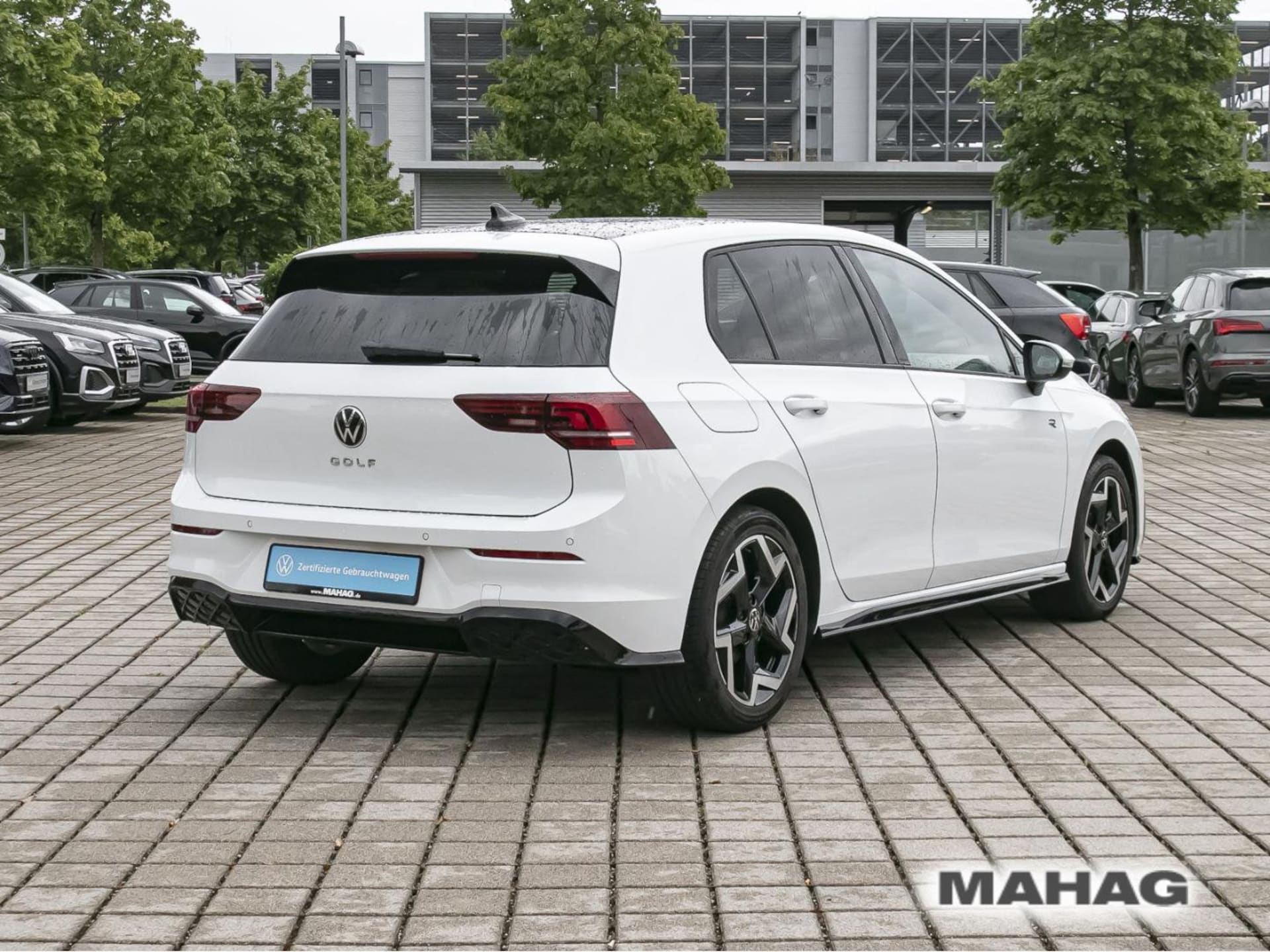 Volkswagen Golf R-Line