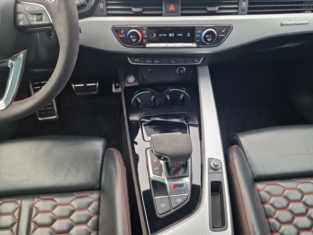 Image about Audi RS 4 Avant TFSI quattro tiptronic