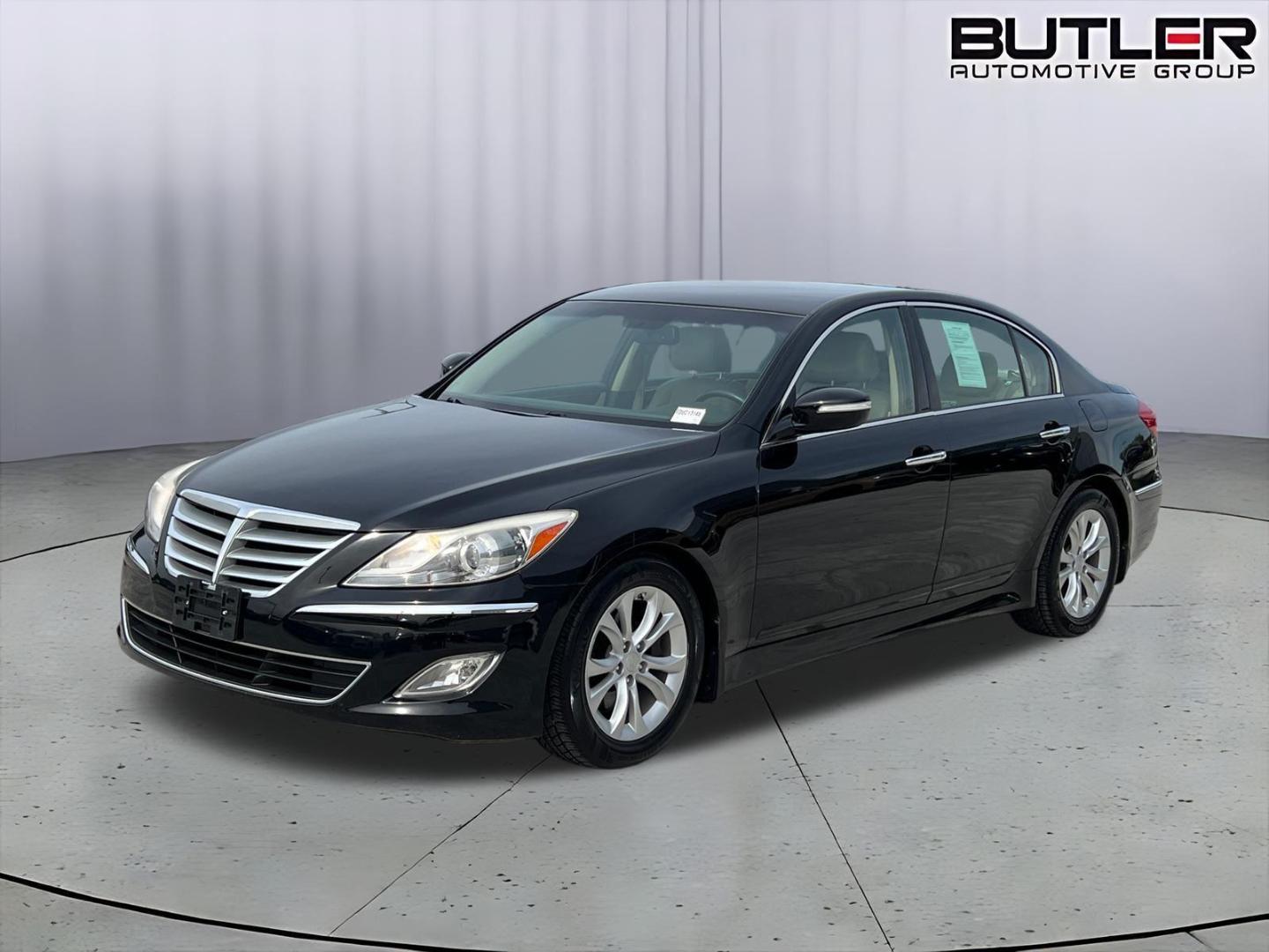 2013 Hyundai Genesis 3.8's photo