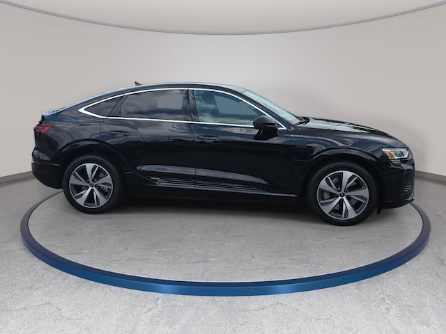 2024 Audi Q8 Sportback e-tron