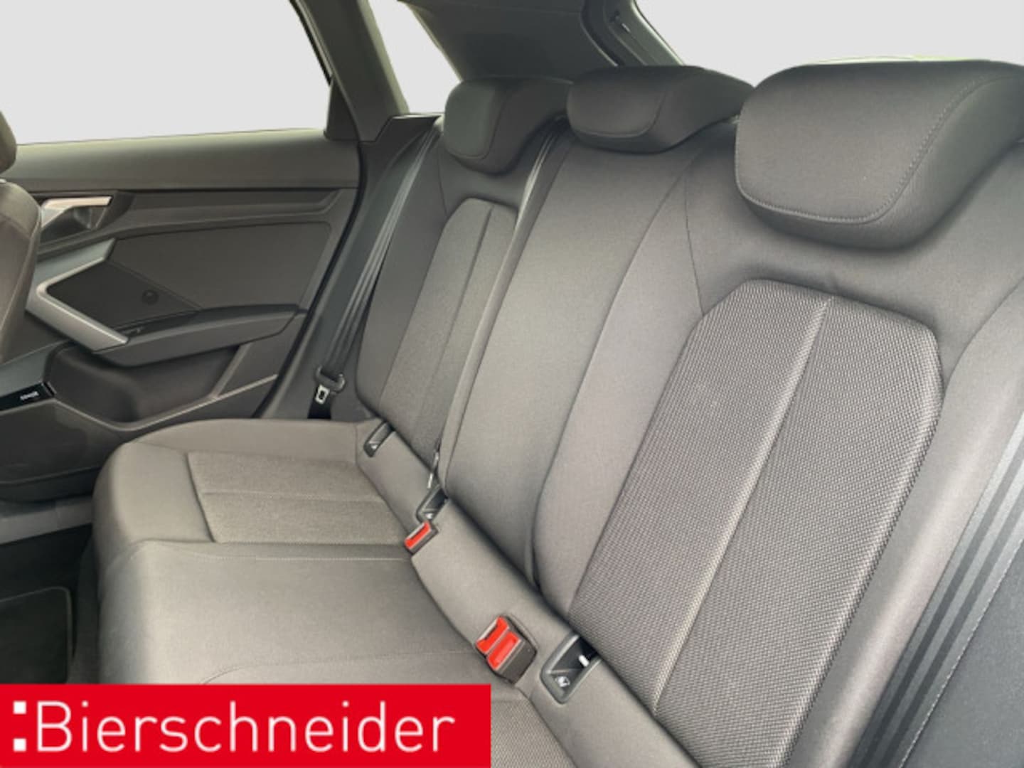 Bild über Audi A3 Sportback 30 TFSI Schaltgetriebe - für weitere Informationen kontaktieren Sie den Audi Partner