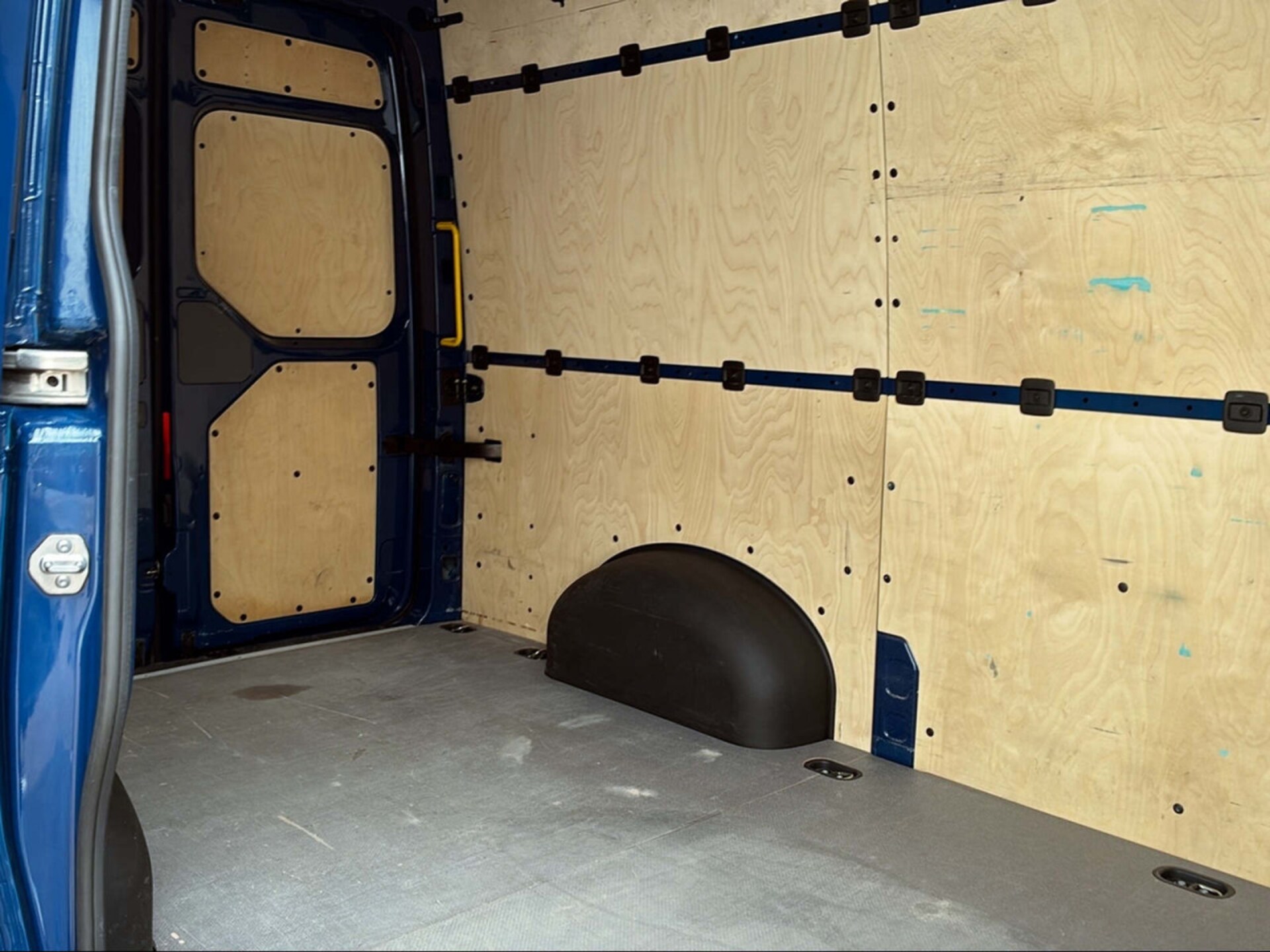 Volkswagen Crafter Kasten mittlerer Radstand