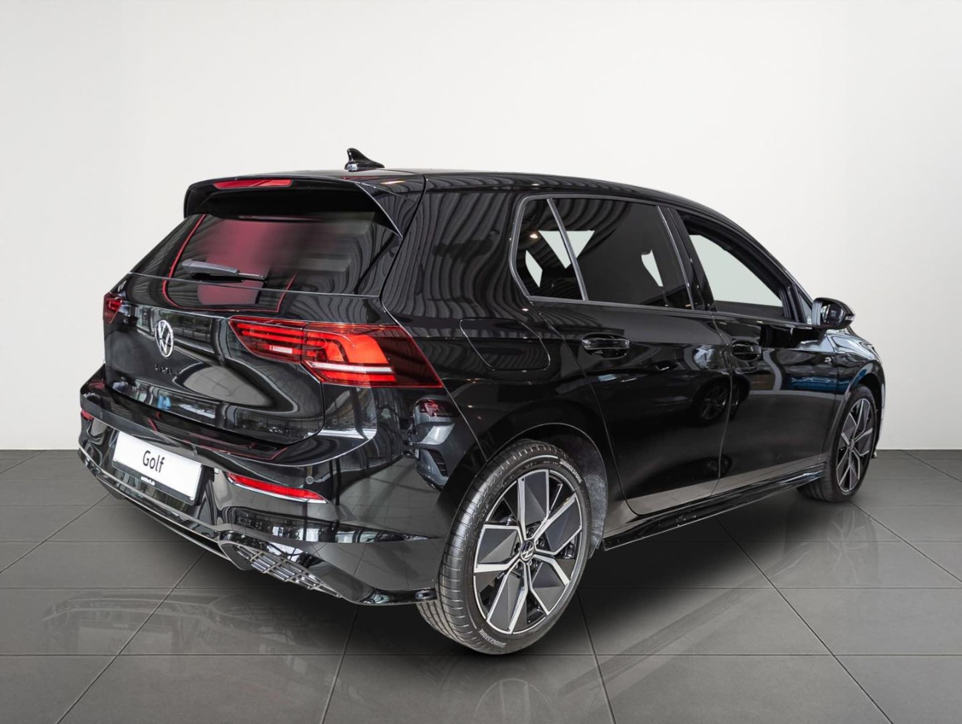 Volkswagen Golf R-Line