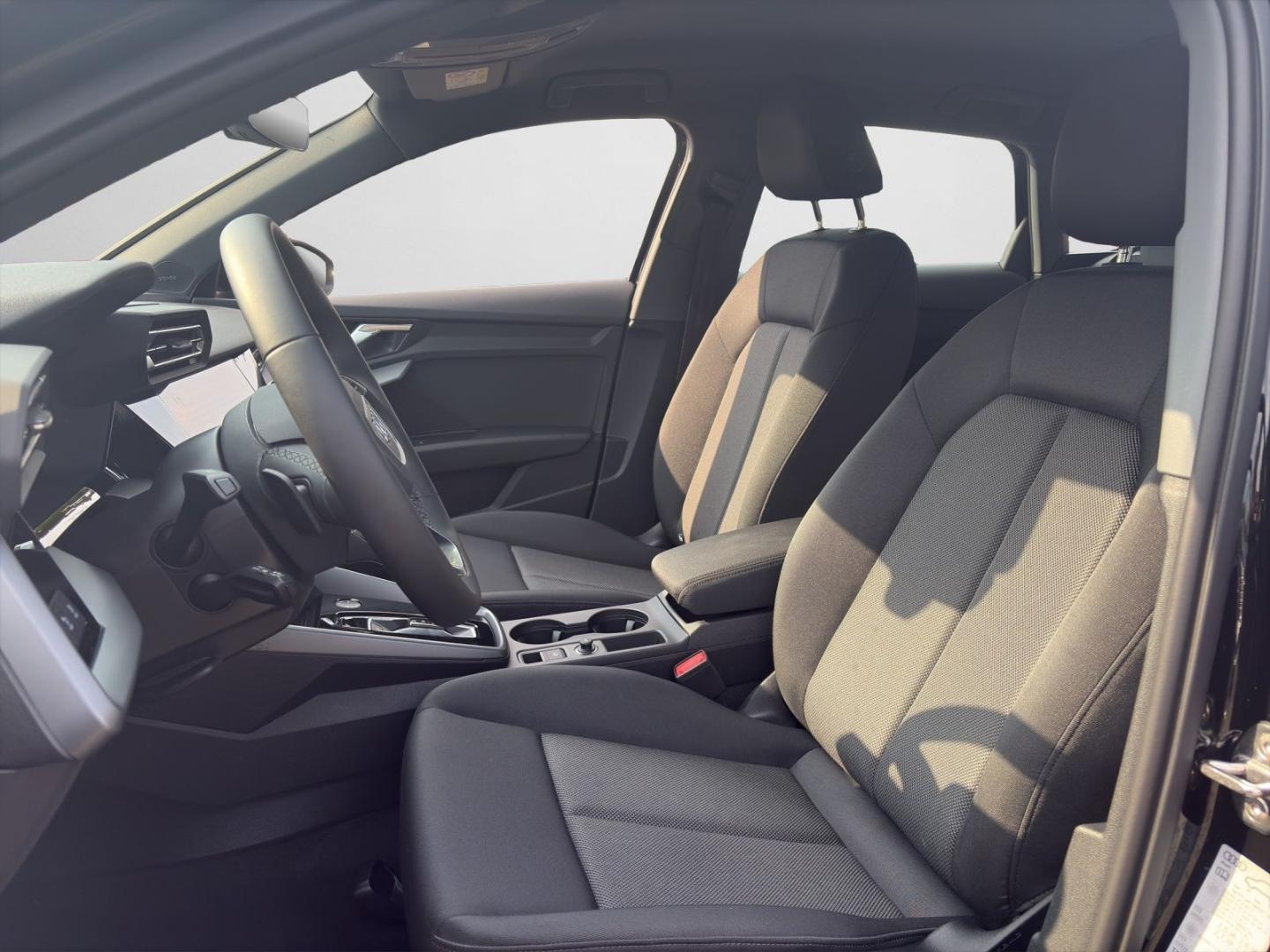 Bild über Audi A3 Sportback TFSI 110 kW S tronic - für weitere Informationen kontaktieren Sie den Audi Partner
