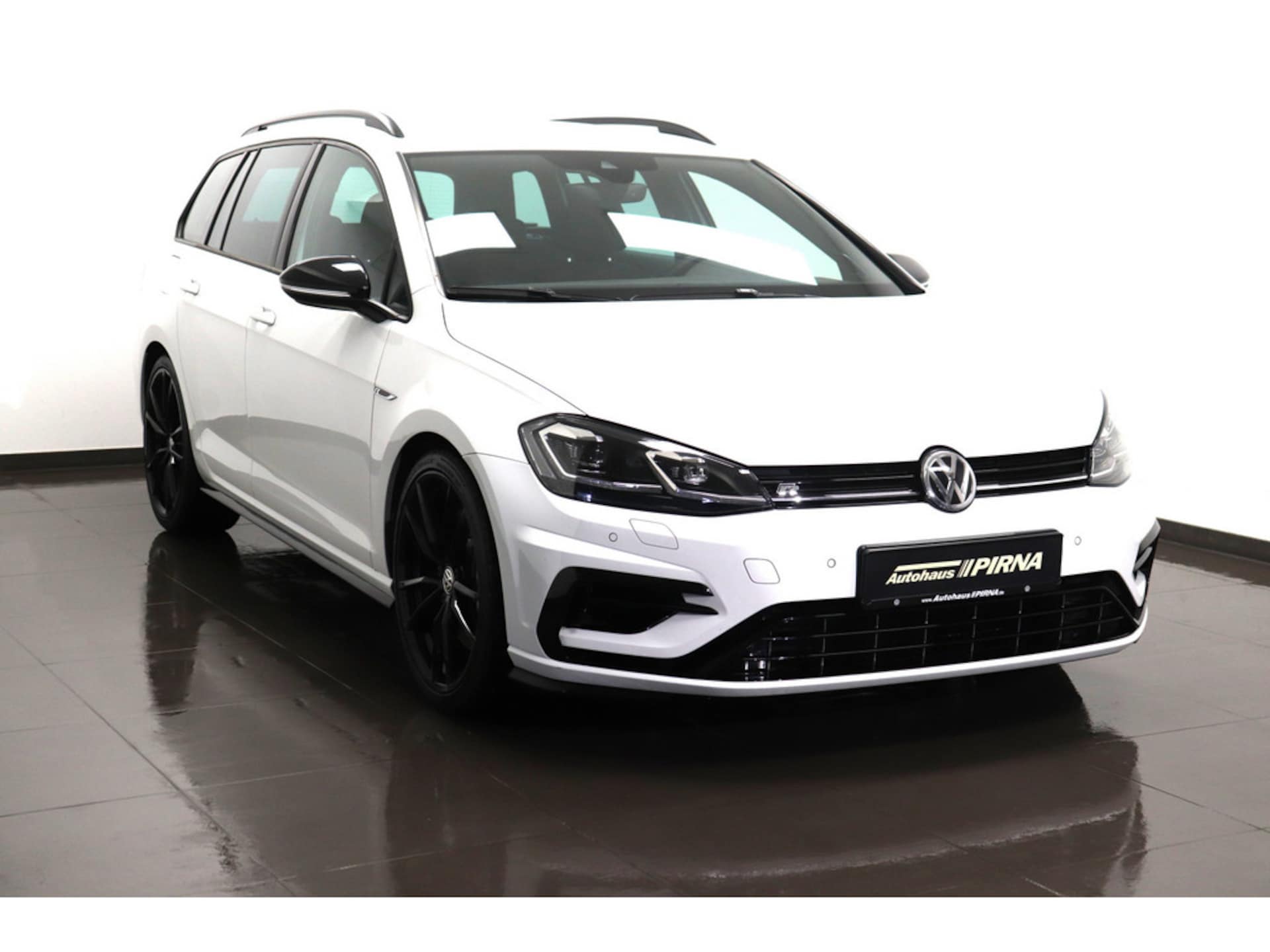 Volkswagen Golf Variant R