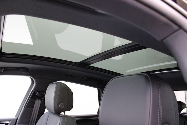 2025 Porsche Macan S - Photo 21