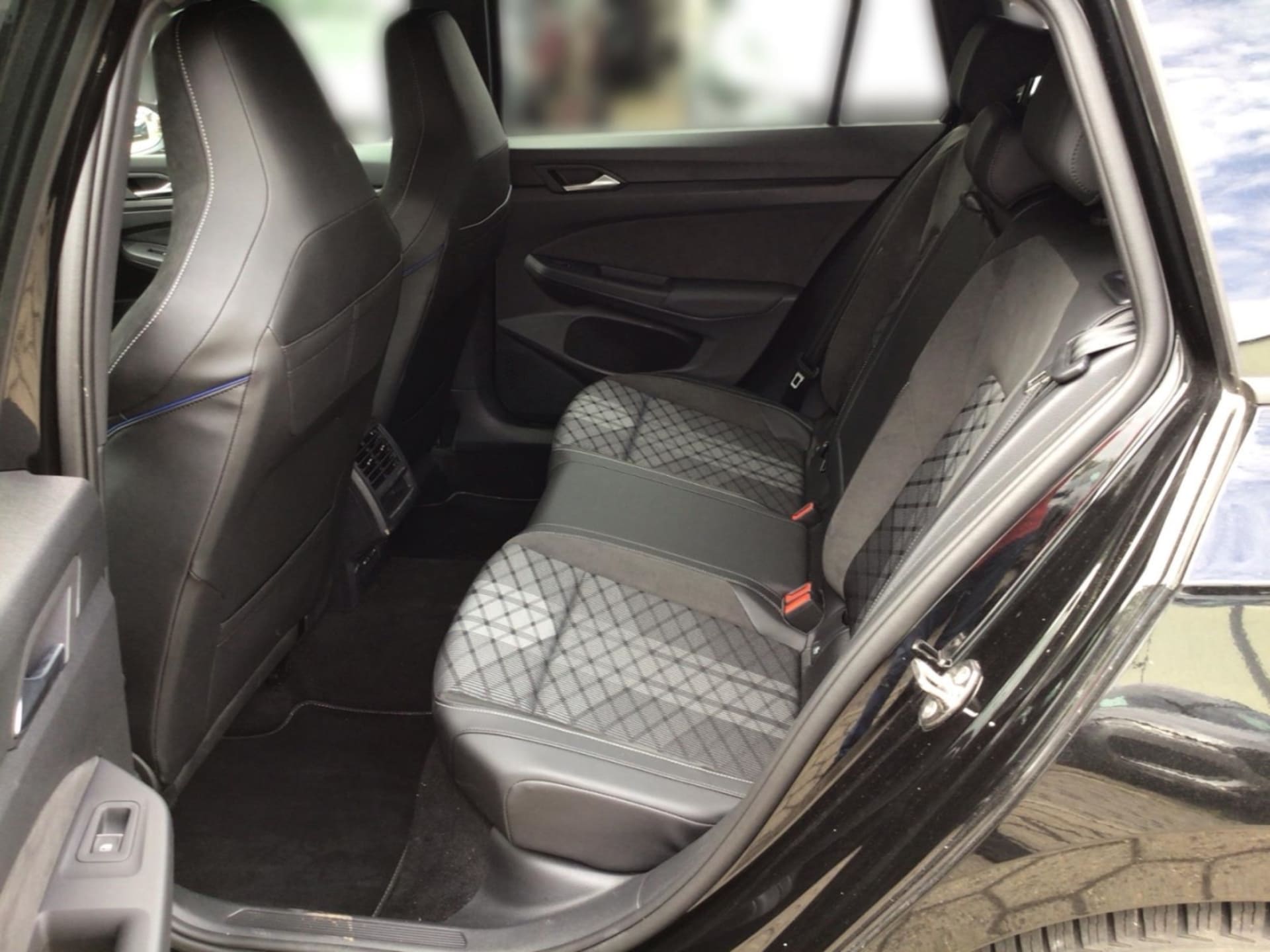 Volkswagen Golf Variant R-Line