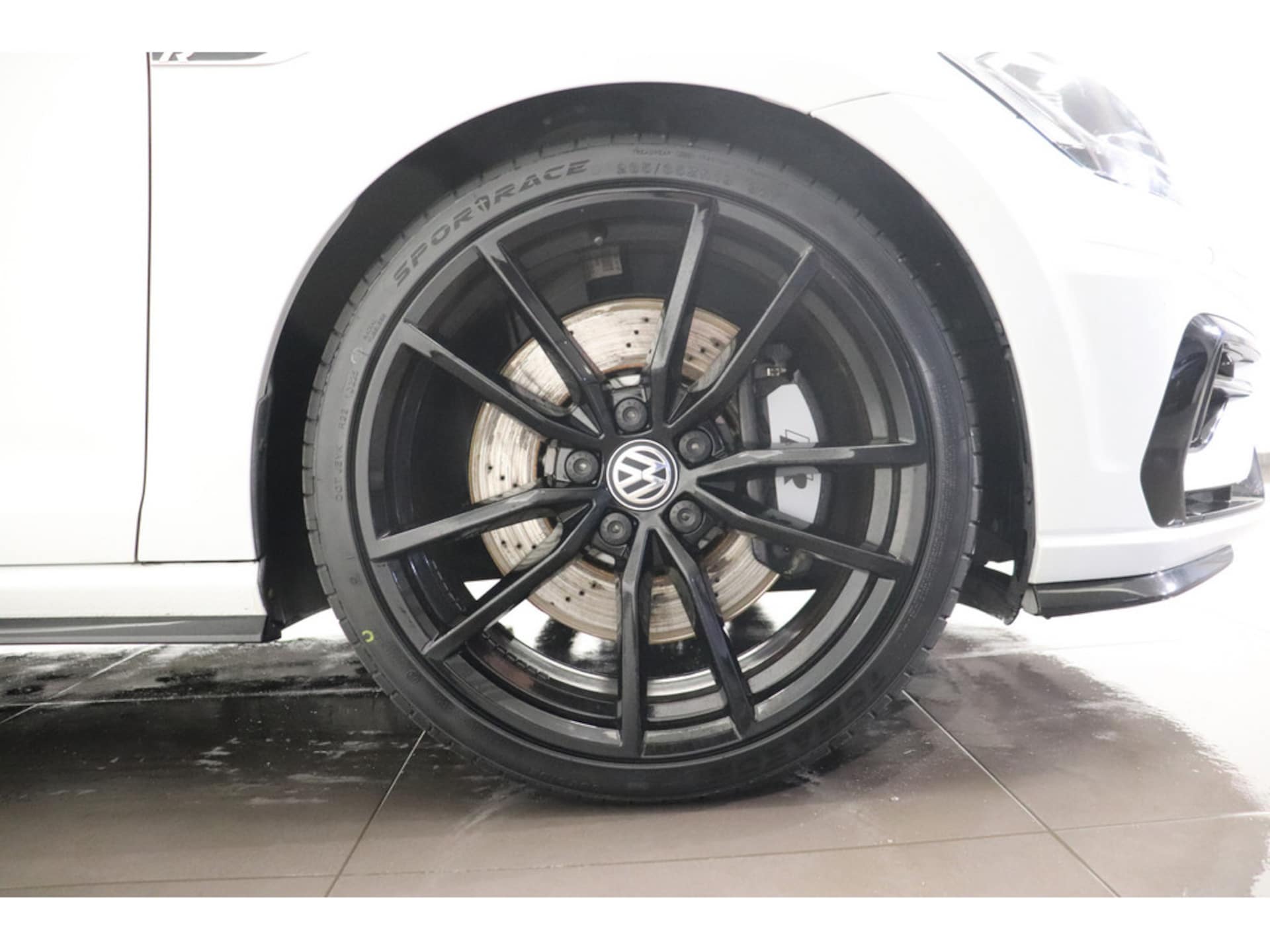 Volkswagen Golf Variant R