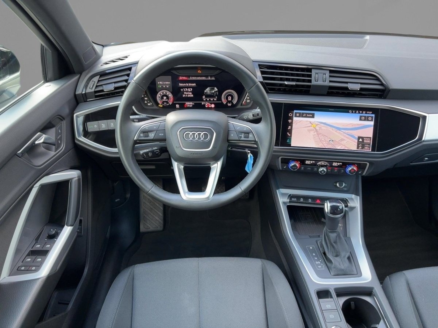 Bild über Audi Q3 Sportback 35 TFSI S tronic - für weitere Informationen kontaktieren Sie den Audi Partner