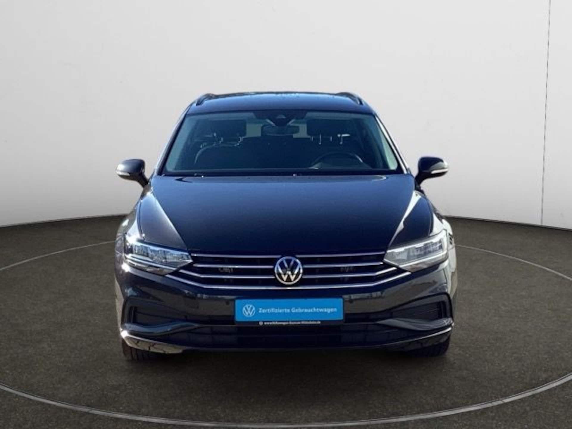 Volkswagen Passat Variant Basis-Modell