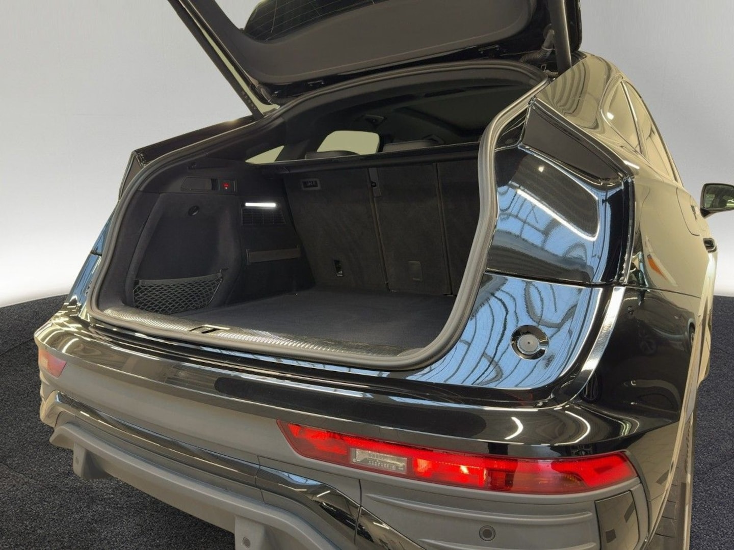 Bild über Audi Q5 Sportback 40 TDI quattro S tronic - für weitere Informationen kontaktieren Sie den Audi Partner