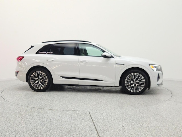 2024 Audi Q8 e-tron