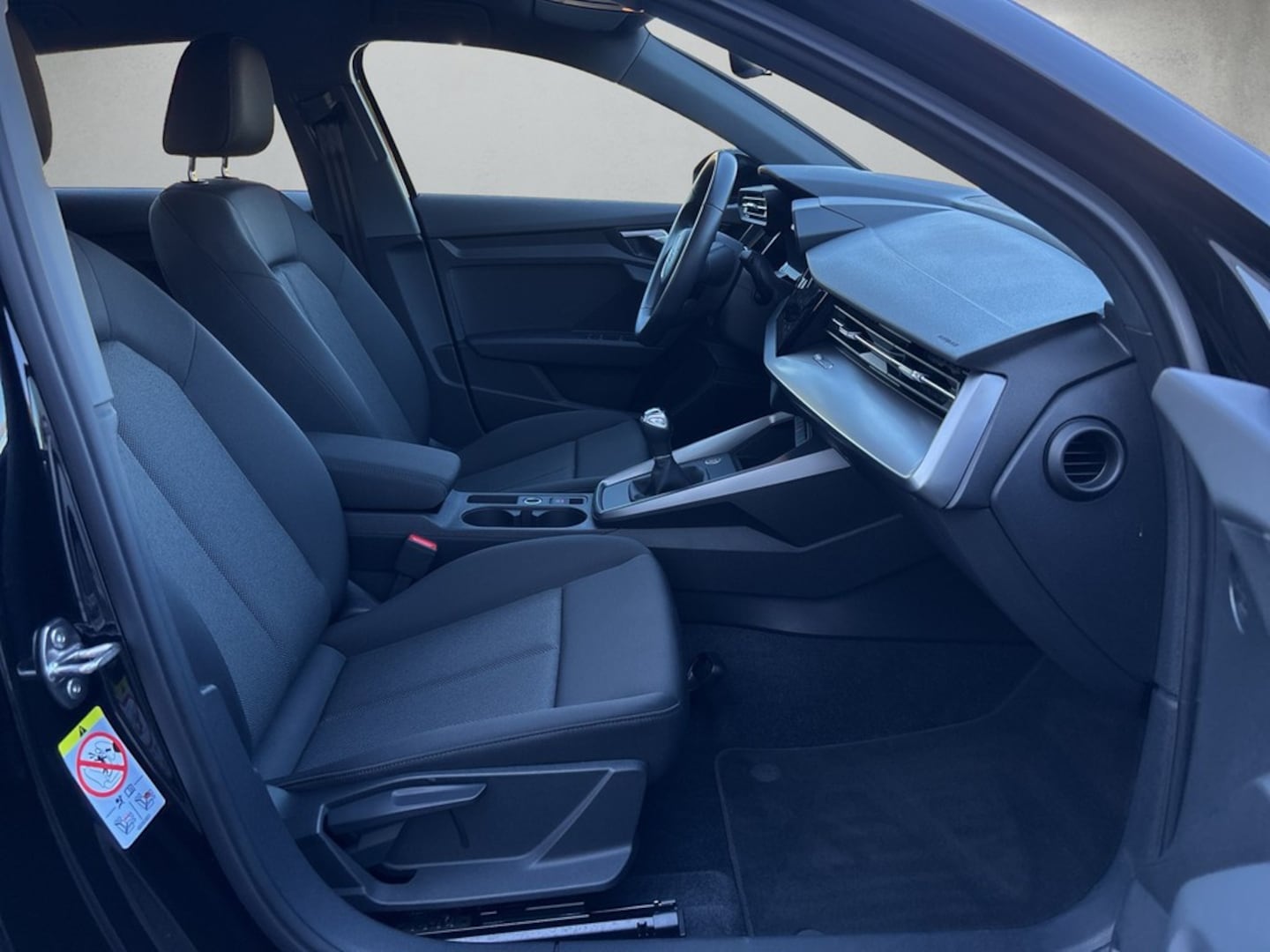 Bild über Audi A3 Sportback 30 TFSI Schaltgetriebe - für weitere Informationen kontaktieren Sie den Audi Partner
