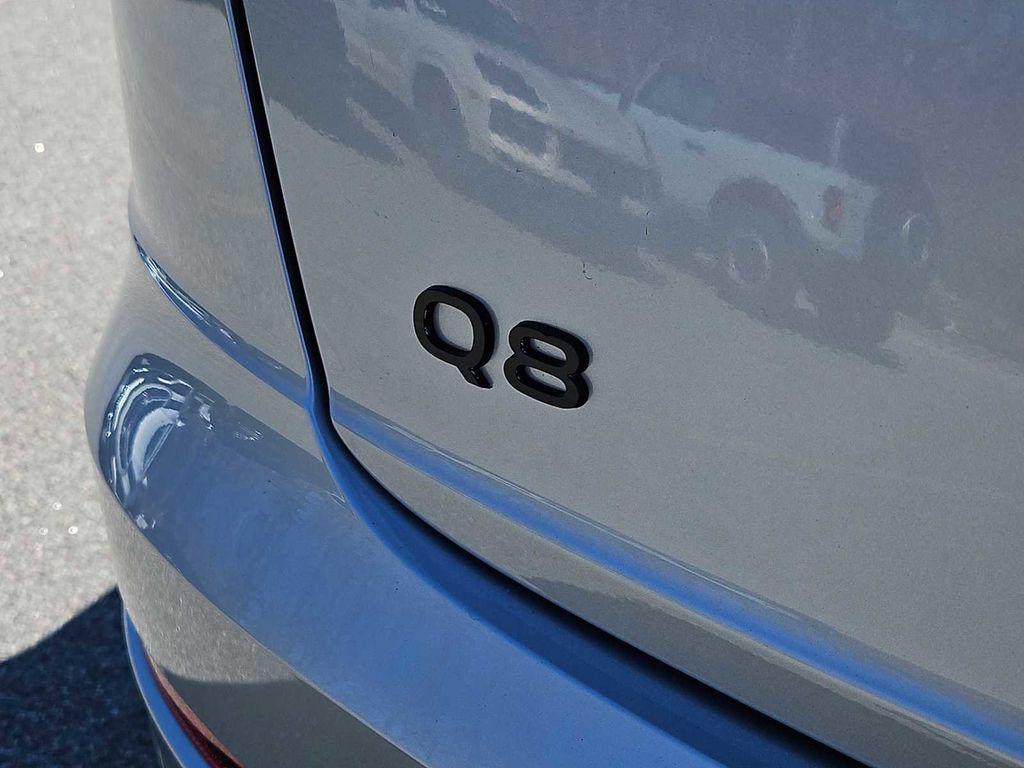 2025 Audi Q8 Premium - Photo 6