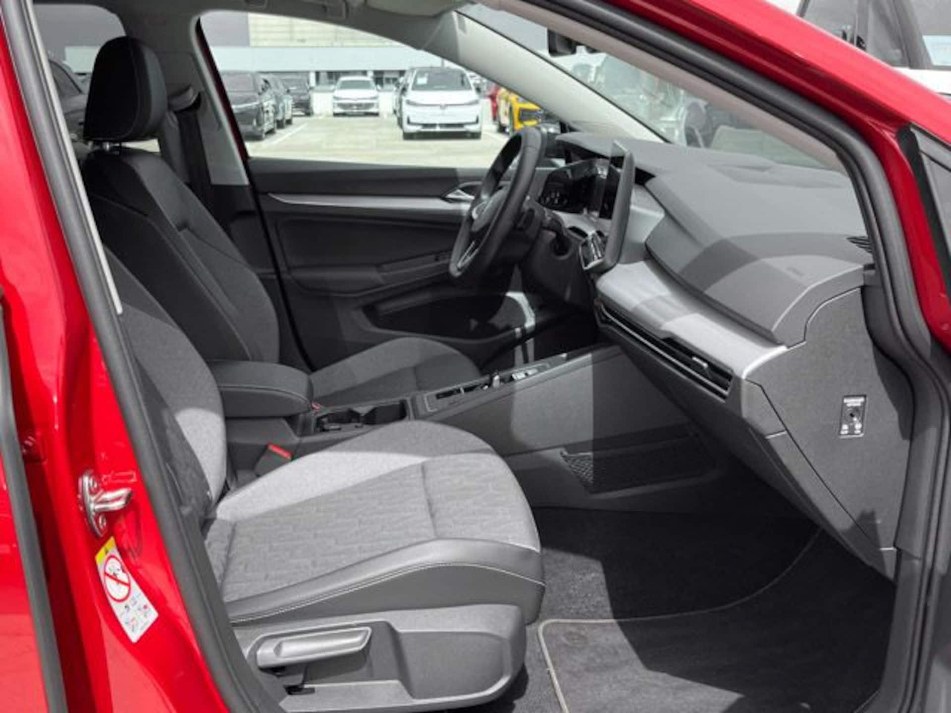 Volkswagen Golf Life