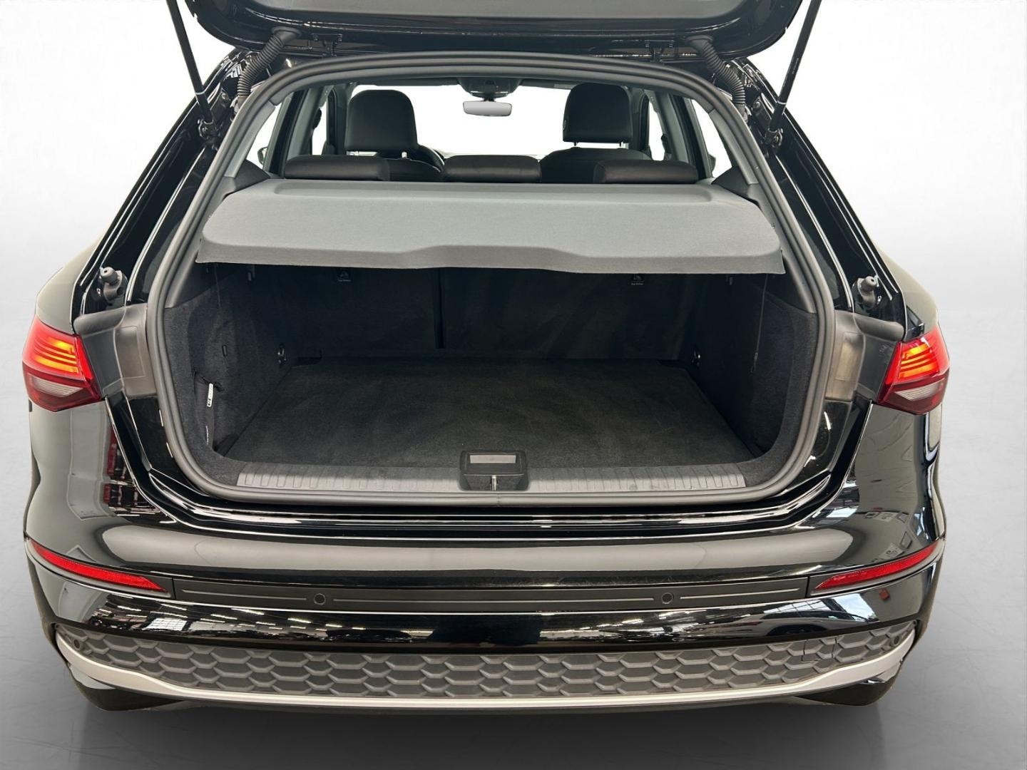 Bild über Audi A3 Sportback 35 TFSI S tronic - für weitere Informationen kontaktieren Sie den Audi Partner