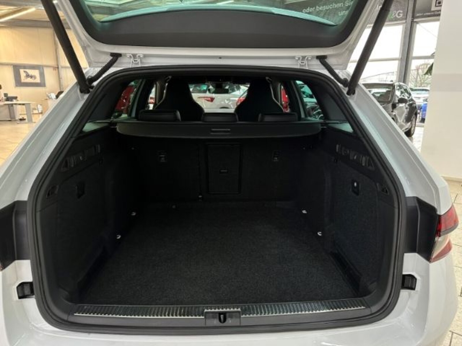 Škoda Superb Combi – Bild 9