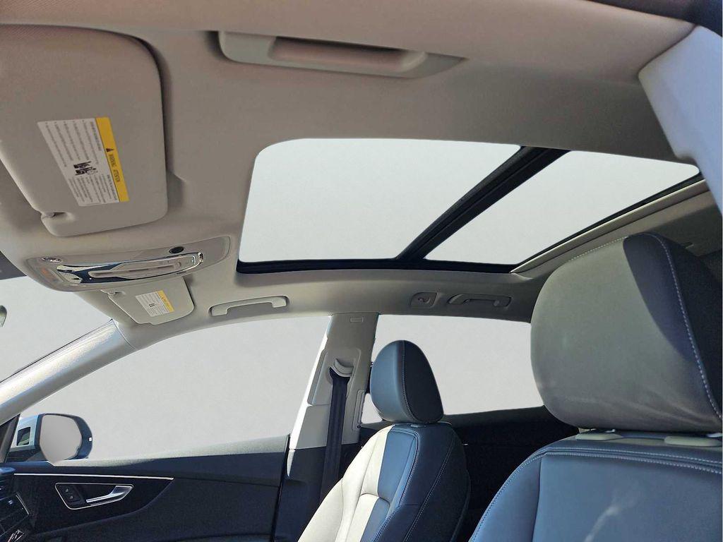 2025 Audi Q8 Premium - Photo 16