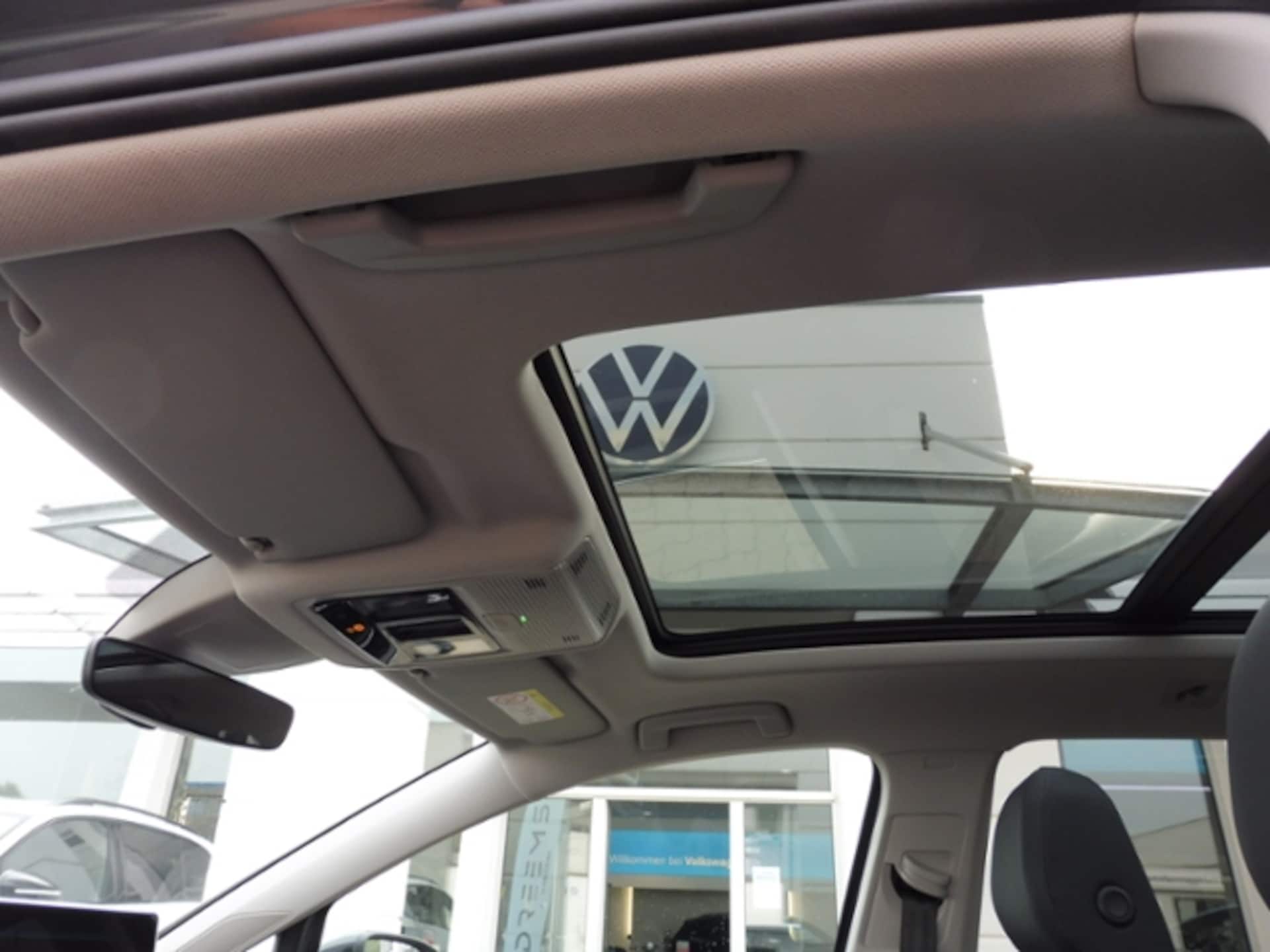 Volkswagen Golf Variant Style