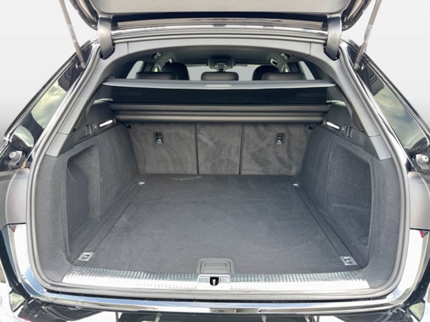 Bild über Audi A4 Avant S line 40 TFSI S tronic - für weitere Informationen kontaktieren Sie den Audi Partner