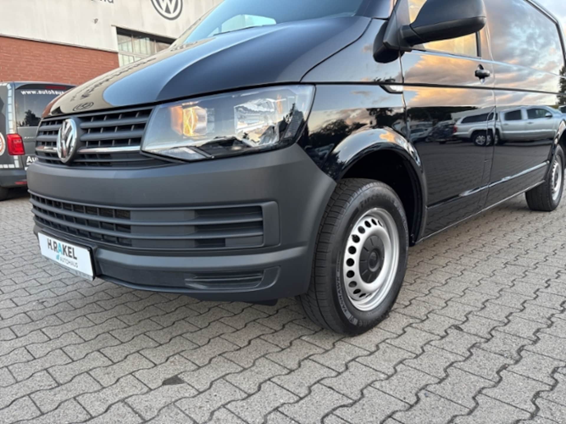 Volkswagen T6 Transporter Kasten langer Radstand