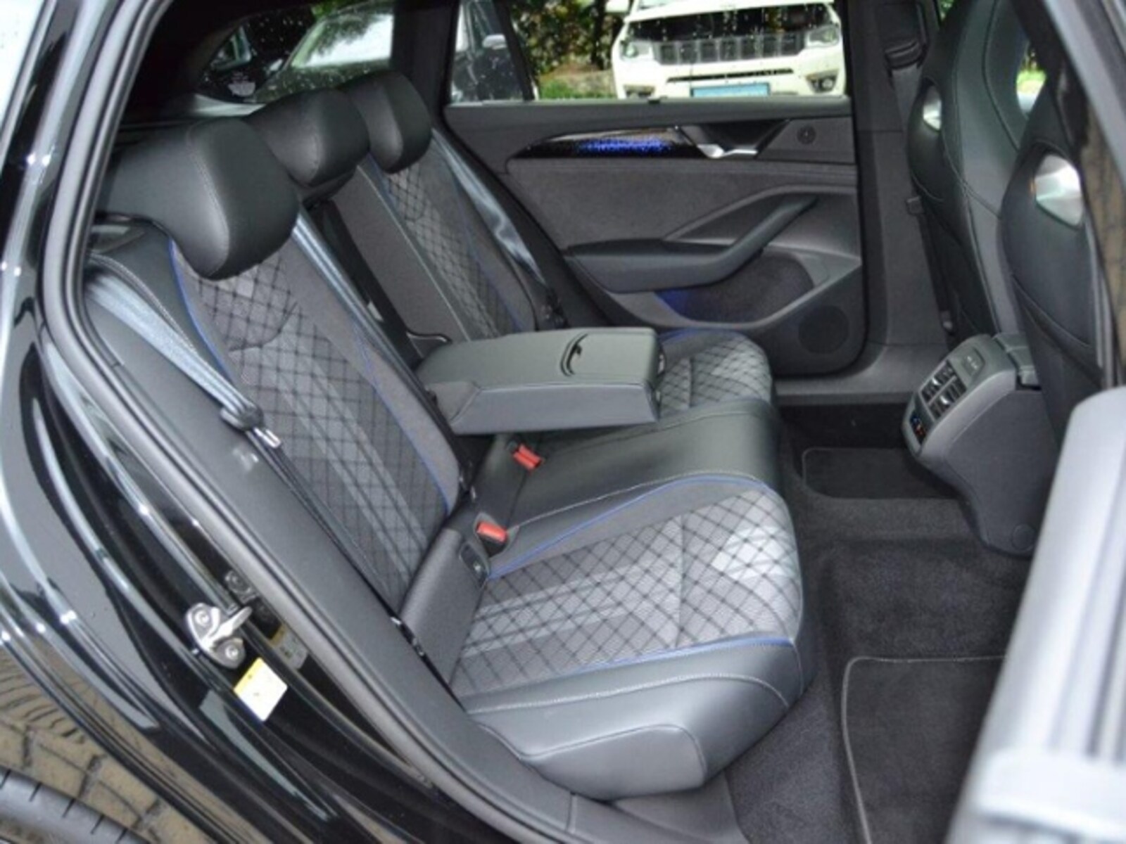 Volkswagen Passat – Bild 9