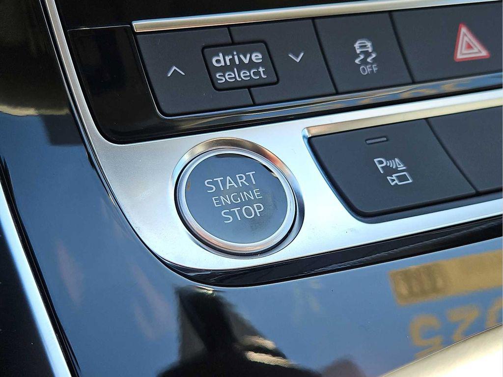 2025 Audi Q8 Premium - Photo 23