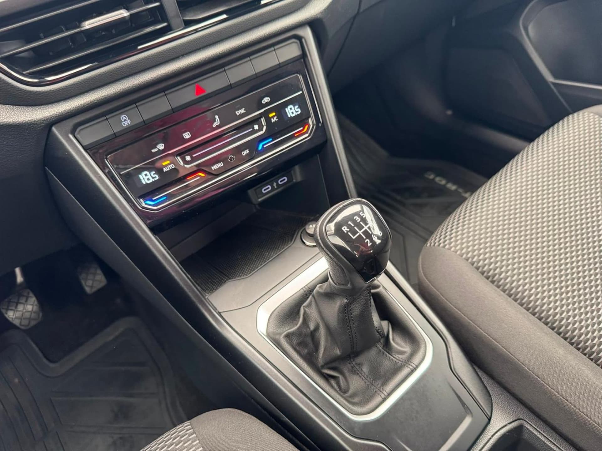 Volkswagen T-Roc Basis-Modell