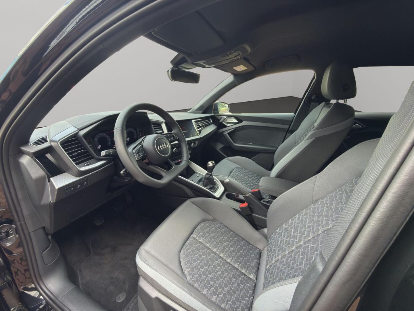 Bild über Audi A1 Sportback advanced 30 TFSI Schaltgetriebe - für weitere Informationen kontaktieren Sie den Audi Partner