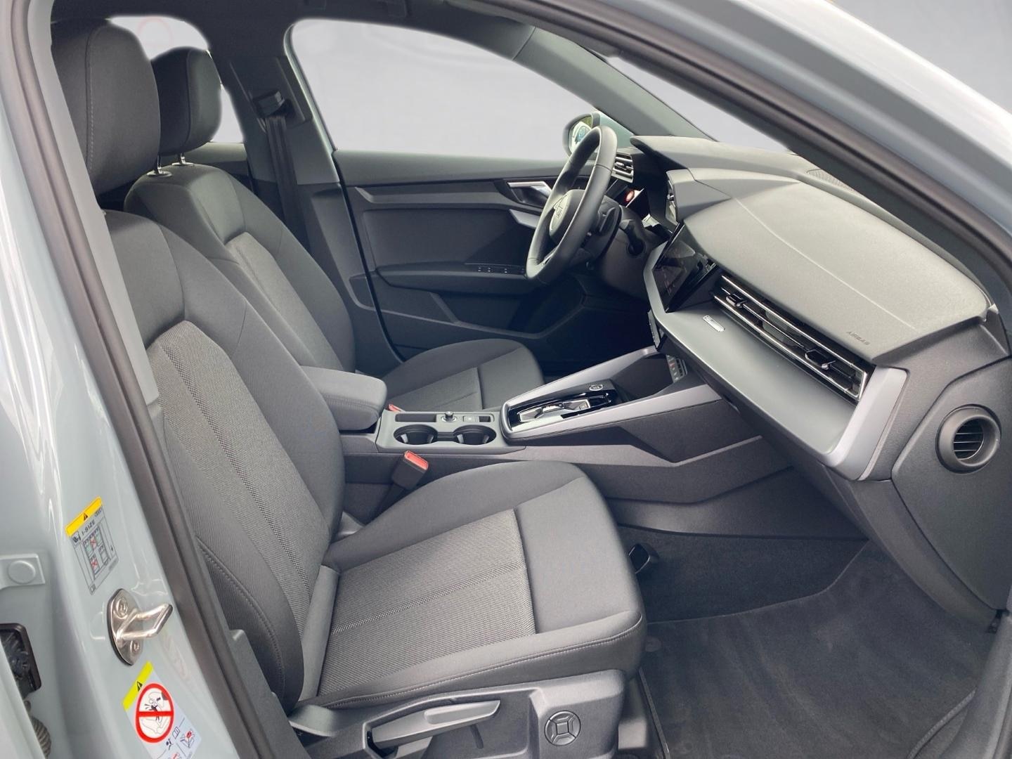 Bild über Audi A3 allstreet 35 TFSI S tronic - für weitere Informationen kontaktieren Sie den Audi Partner