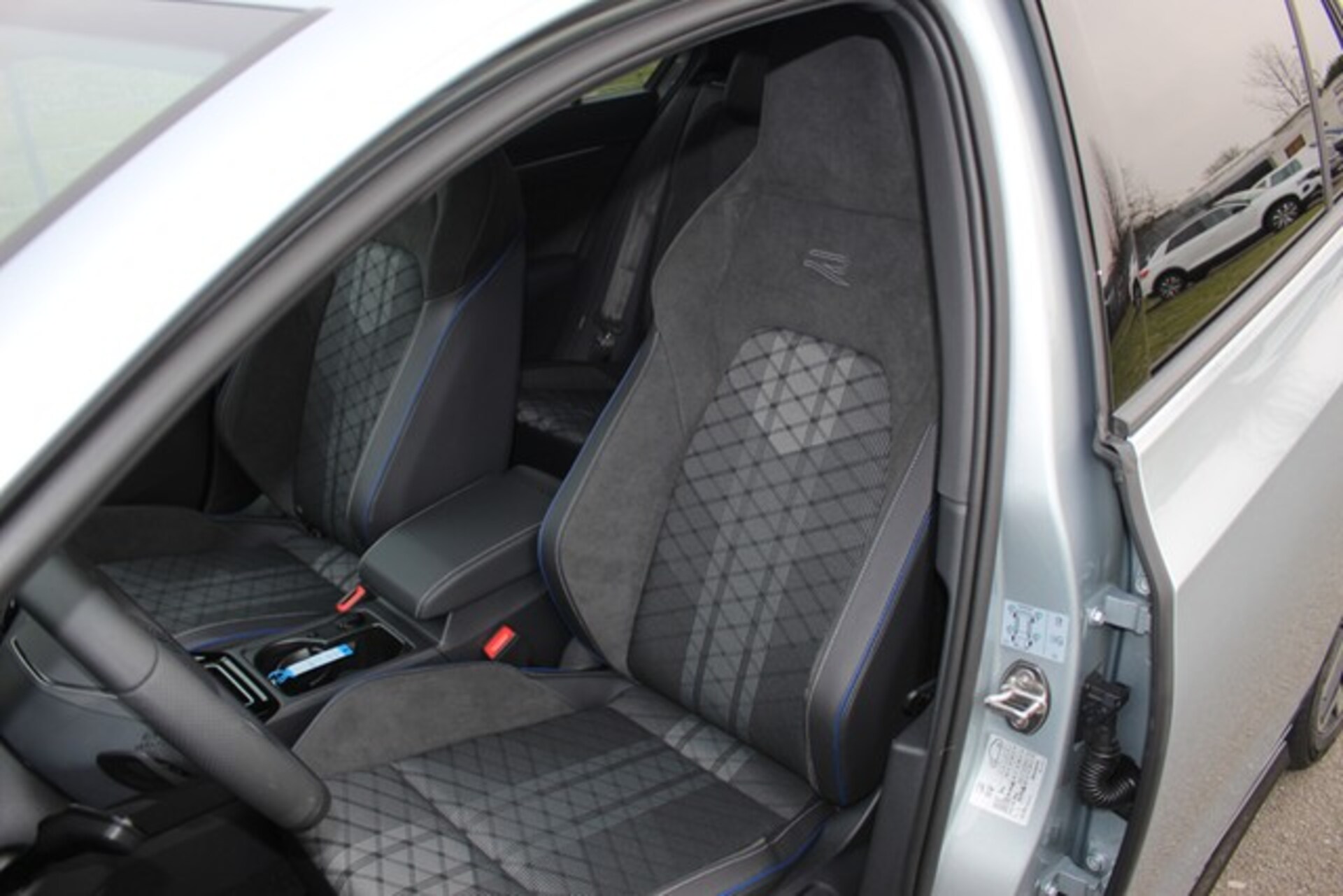 Volkswagen Golf R-Line