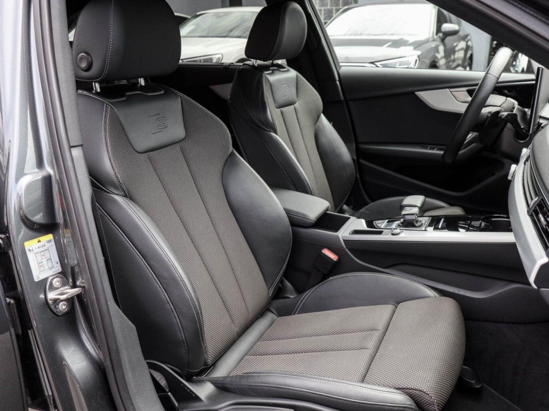 Audi A4 Avant S line