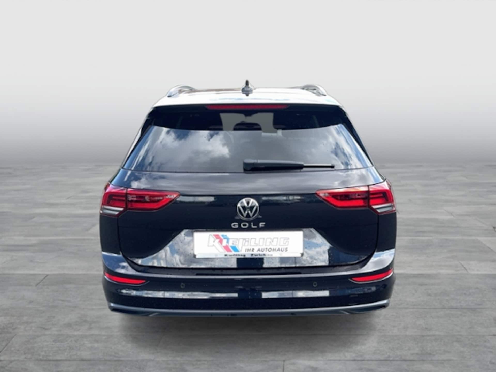 Volkswagen Golf Variant Life