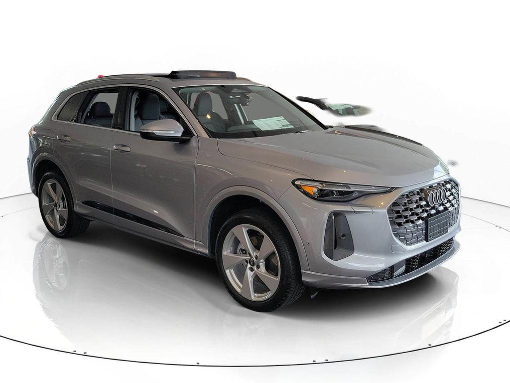 2026 Audi Q5 Premium Plus quattro's photo