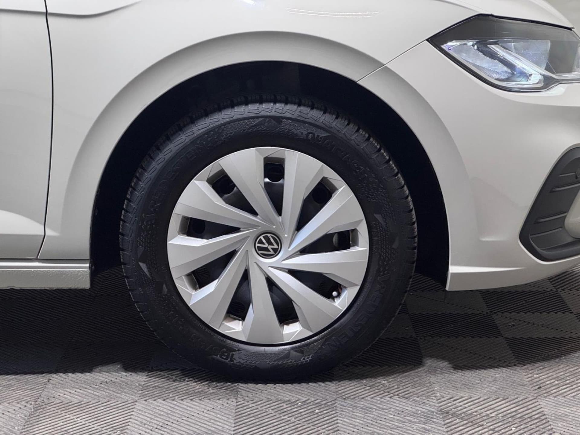 Volkswagen Polo Basis-Modell