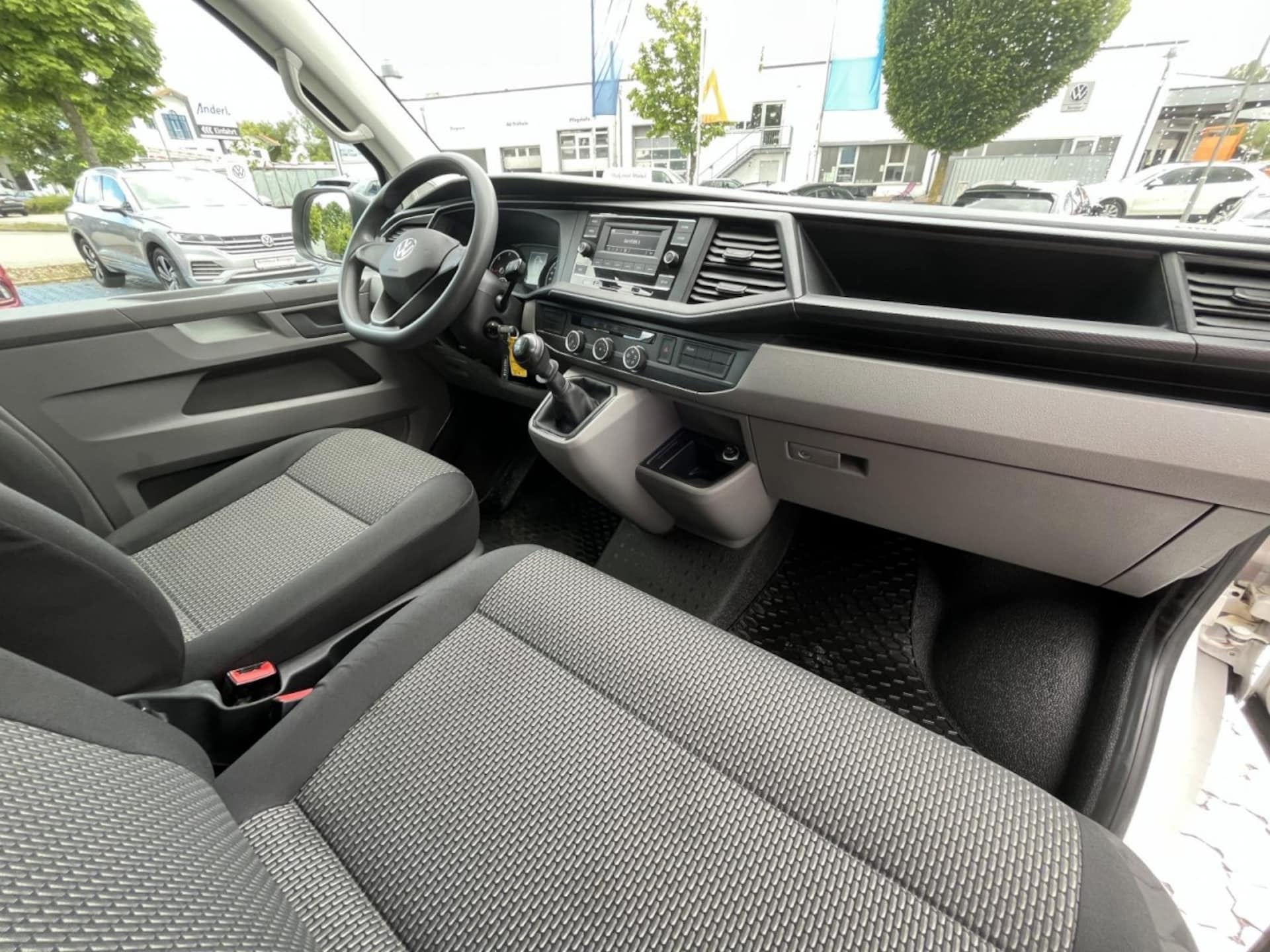 Volkswagen T6.1 Transporter Kombi kurzer Radstand