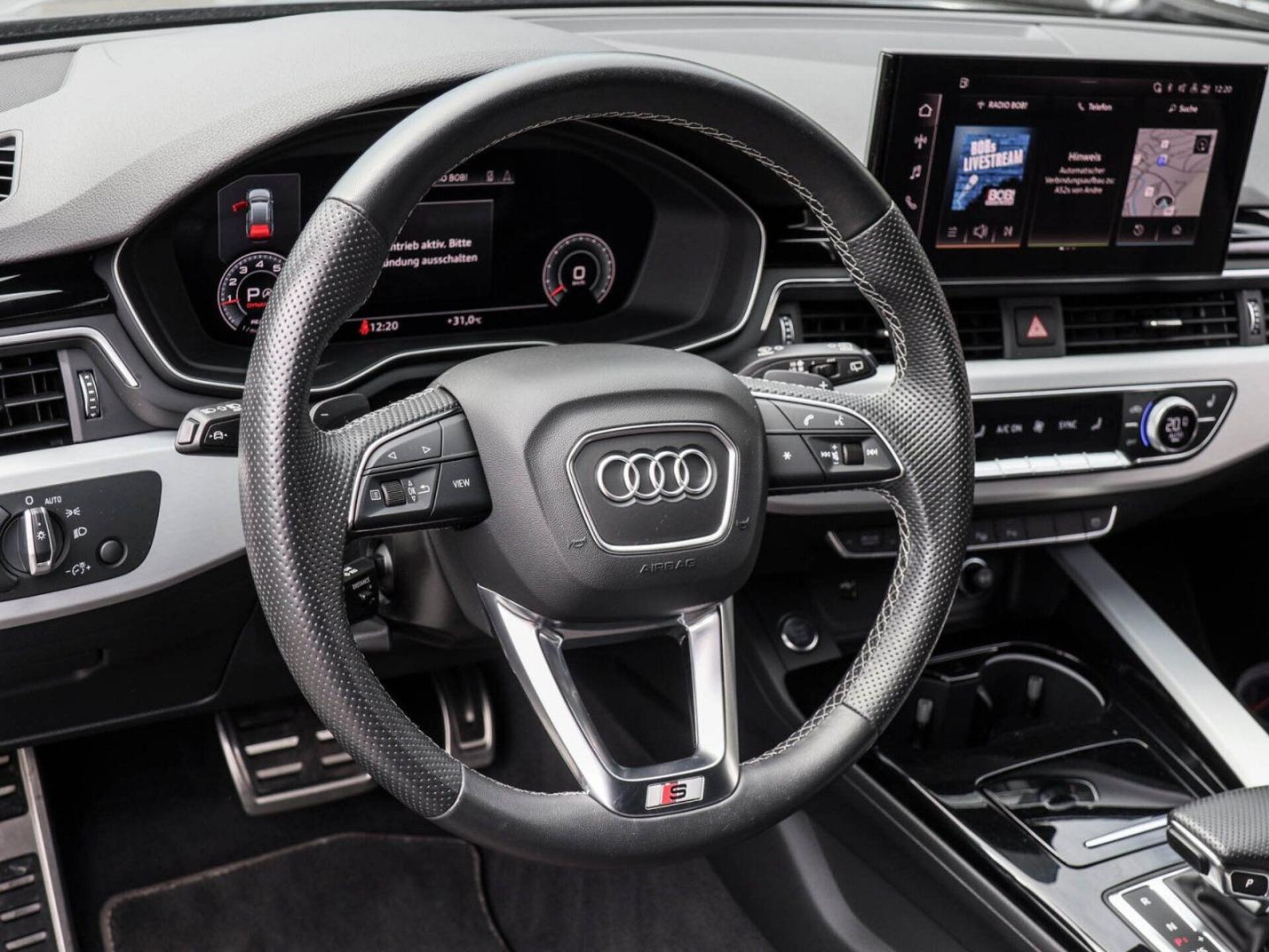 Audi A4 Avant S line