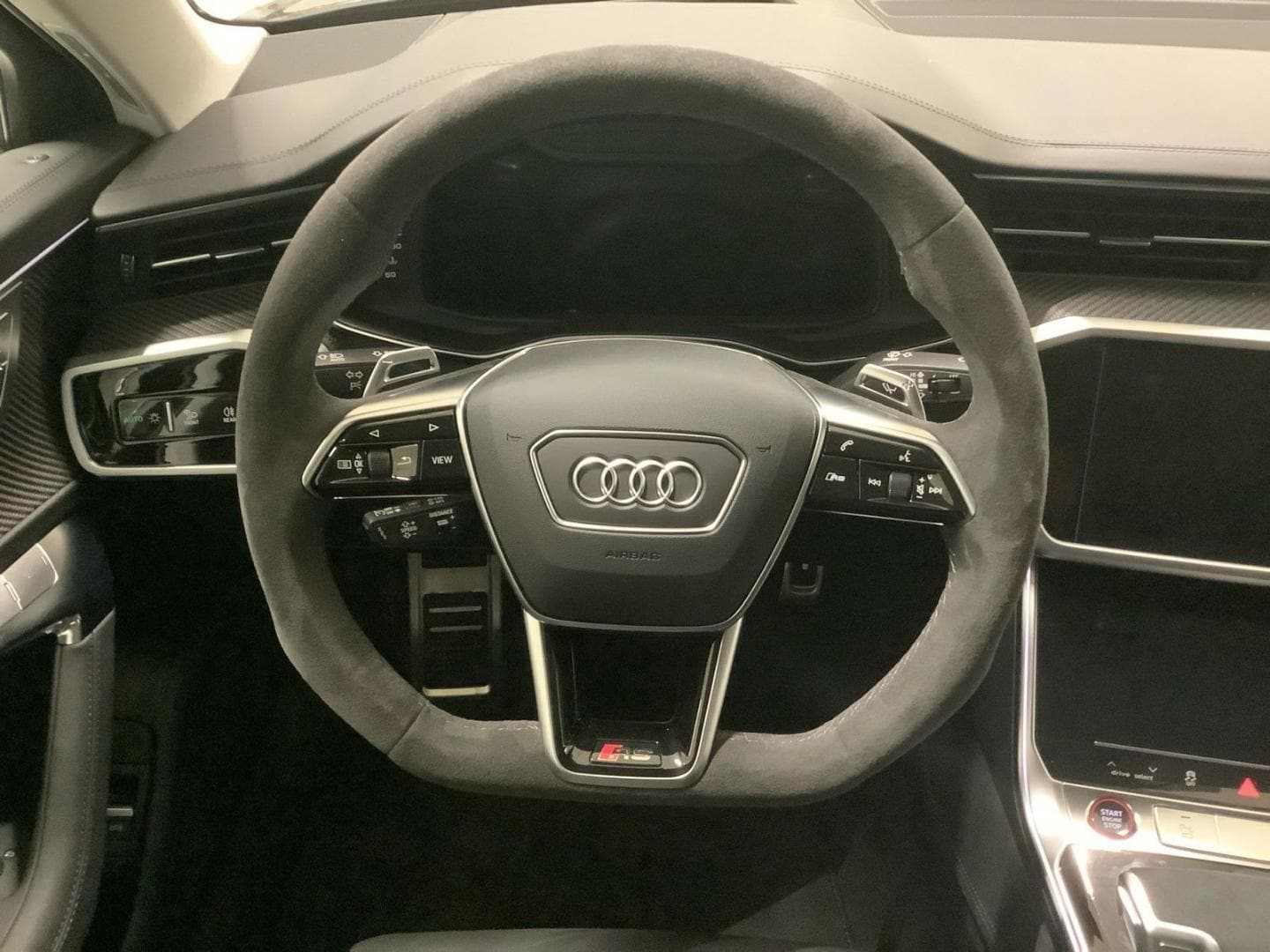 Bild über Audi RS 6 Avant performance quattro tiptronic - für weitere Informationen kontaktieren Sie den Audi Partner